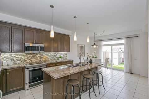 Photo 13 at 10 Pavlova Crescent, Oak Ridges, Richmond Hill