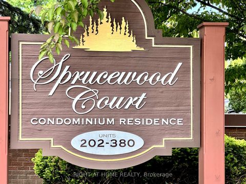 Photo 3 at 43 - 286 Sprucewood Court, L'Amoreaux, Toronto