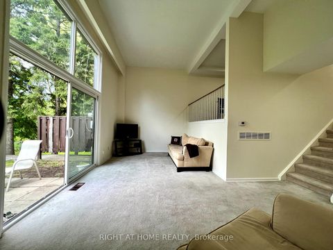 Photo 8 at 43 - 286 Sprucewood Court, L'Amoreaux, Toronto