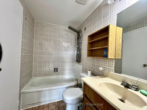 Photo 15 at 43 - 286 Sprucewood Court, L'Amoreaux, Toronto