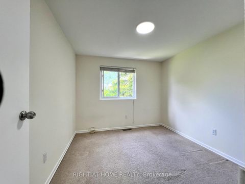 Photo 17 at 43 - 286 Sprucewood Court, L'Amoreaux, Toronto