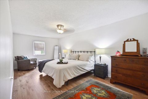 Photo 14 at 2248 MacLennan Drive, RO River Oaks, Oakville
