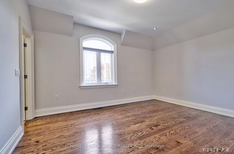 Photo 35 at 120 Homewood Avenue, Newtonbrook West, Toronto