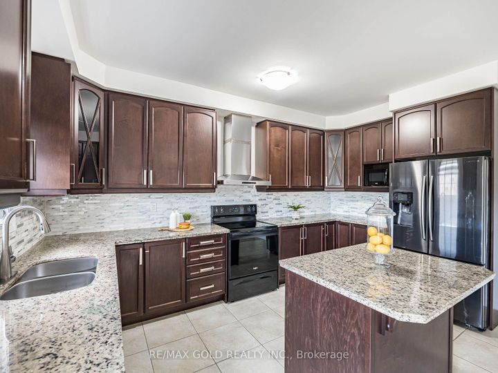 Photo 15 at 74 Bucksaw Street, Northwest Brampton, Brampton