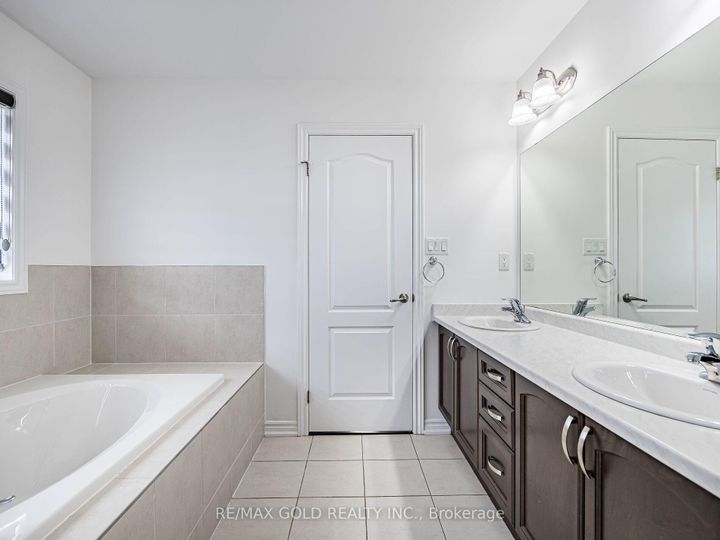Photo 23 at 74 Bucksaw Street, Northwest Brampton, Brampton