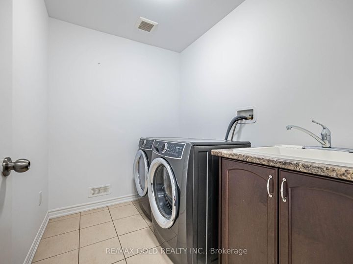 Photo 30 at 74 Bucksaw Street, Northwest Brampton, Brampton