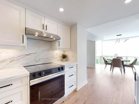 Photo 12 at 717 - 20 Harding Boulevard W, North Richvale, Richmond Hill