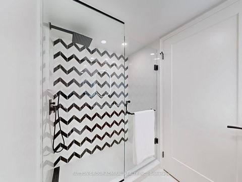 Photo 22 at 717 - 20 Harding Boulevard W, North Richvale, Richmond Hill