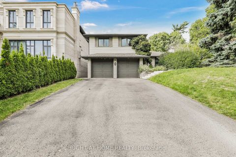 Photo 2 at 8 Hillavon Drive, Rosethorn, Toronto