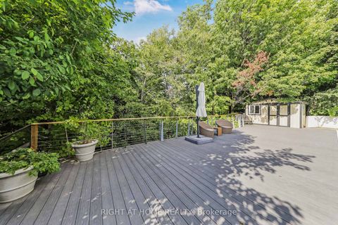 Photo 4 at 8 Hillavon Drive, Rosethorn, Toronto