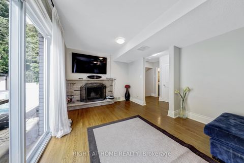 Photo 35 at 8 Hillavon Drive, Rosethorn, Toronto