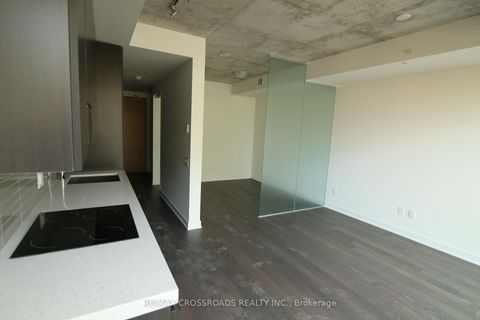 Photo 3 at 720 - 629 King Street W, Waterfront Communities C1, Toronto