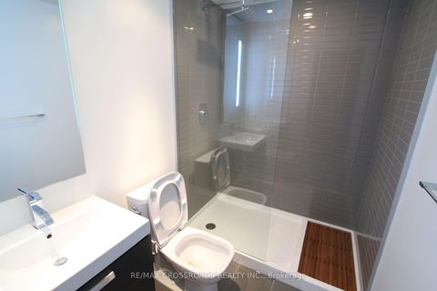 Photo 5 at 720 - 629 King Street W, Waterfront Communities C1, Toronto