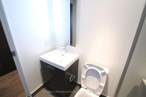 Photo 6 at 720 - 629 King Street W, Waterfront Communities C1, Toronto