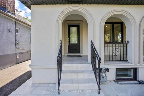 Photo 3 at 90A Bicknell Avenue, Eglinton West, Toronto