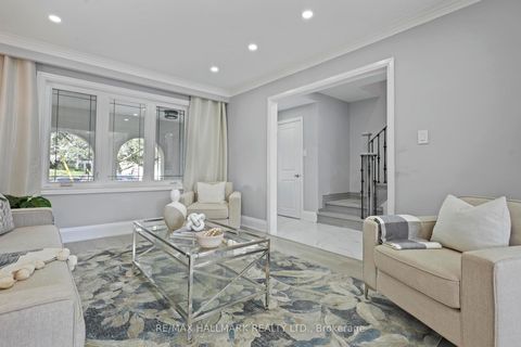 Photo 7 at 90A Bicknell Avenue, Eglinton West, Toronto