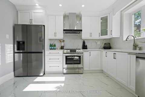 Photo 14 at 90A Bicknell Avenue, Eglinton West, Toronto