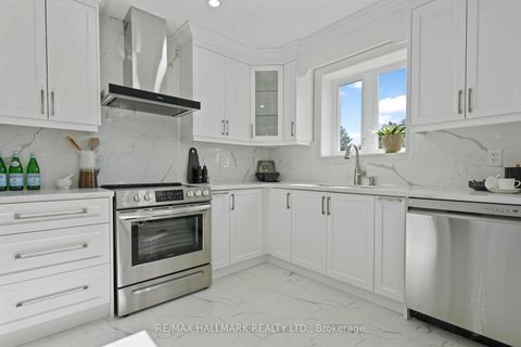 Photo 15 at 90A Bicknell Avenue, Eglinton West, Toronto
