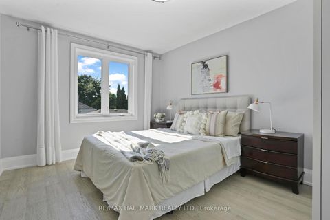 Photo 21 at 90A Bicknell Avenue, Eglinton West, Toronto