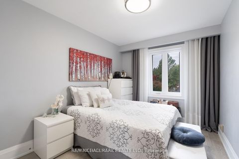 Photo 22 at 90A Bicknell Avenue, Eglinton West, Toronto