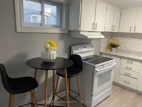 Photo 29 at 90A Bicknell Avenue, Eglinton West, Toronto