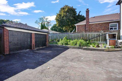 Photo 32 at 90A Bicknell Avenue, Eglinton West, Toronto