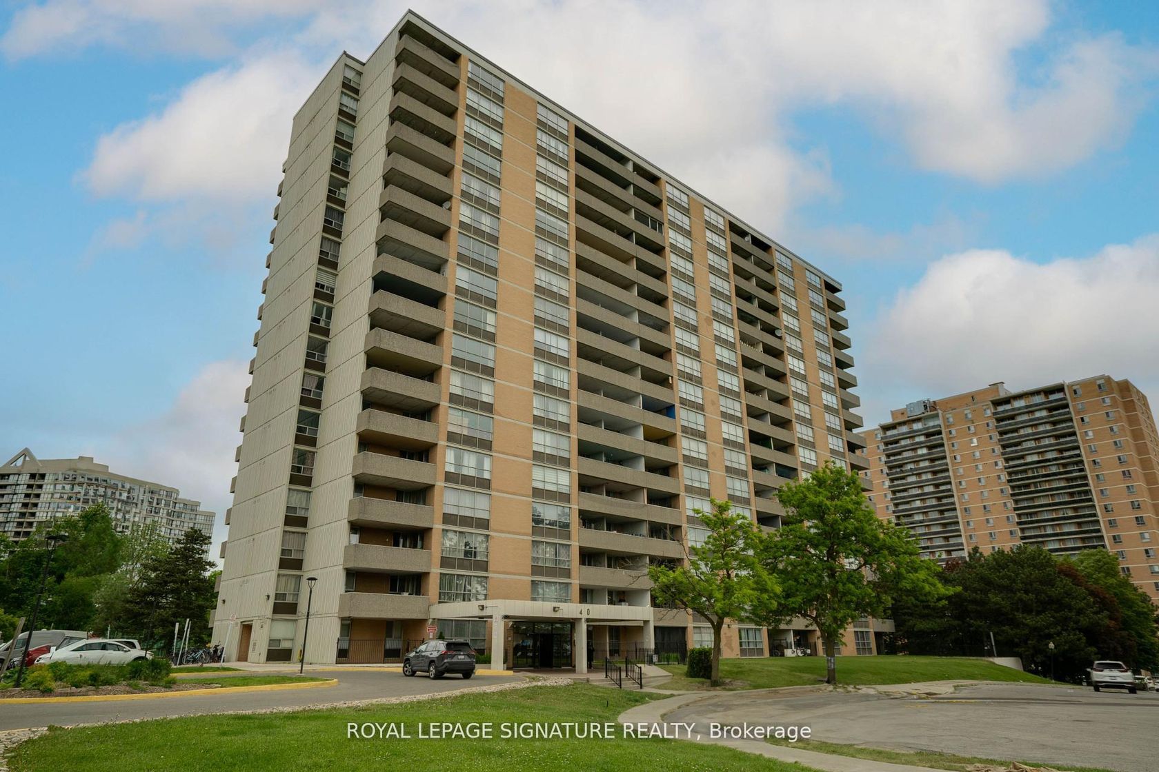 1411 - 40 Panorama Court, Jamestown, Toronto 