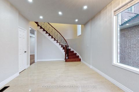 Photo 3 at 158 Worthington Avenue, Oak Ridges Lake Wilcox, Richmond Hill
