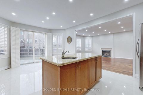 Photo 10 at 158 Worthington Avenue, Oak Ridges Lake Wilcox, Richmond Hill
