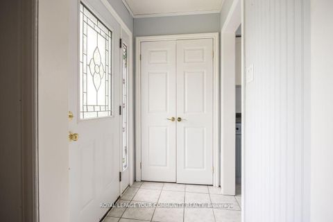 Photo 3 at 16 Midhurst Drive, Clairville, Toronto