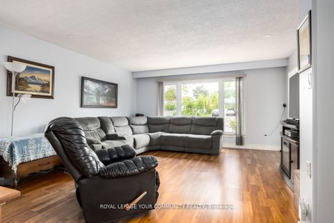Photo 6 at 16 Midhurst Drive, Clairville, Toronto