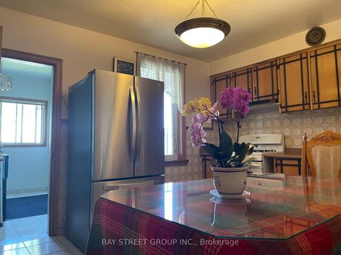 Photo 1 at 543 Crawford Street, Little Italy, Toronto