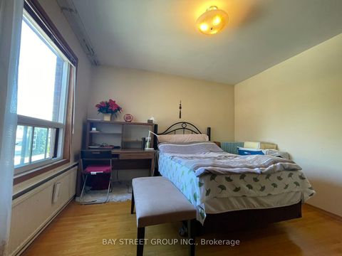 Photo 8 at 543 Crawford Street, Little Italy, Toronto