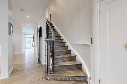 Photo 3 at 6 Kingshill Road, Oak Ridges, Richmond Hill