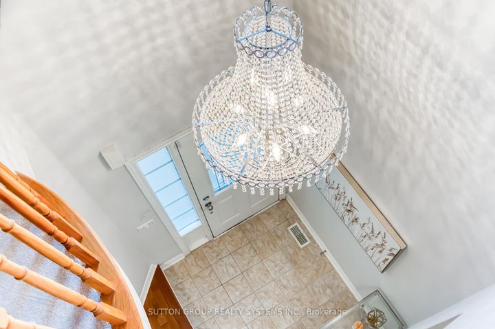 Photo 4 at 3806 Quiet Creek Drive, Churchill Meadows, Mississauga