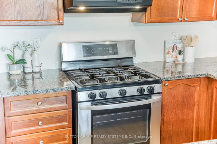 Photo 24 at 3806 Quiet Creek Drive, Churchill Meadows, Mississauga
