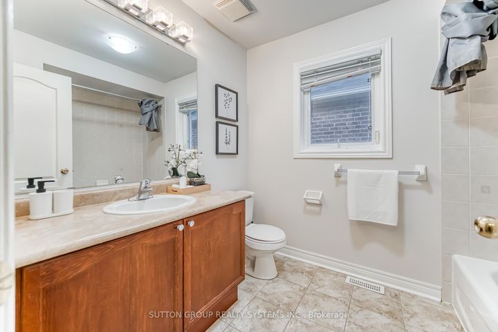 Photo 38 at 3806 Quiet Creek Drive, Churchill Meadows, Mississauga