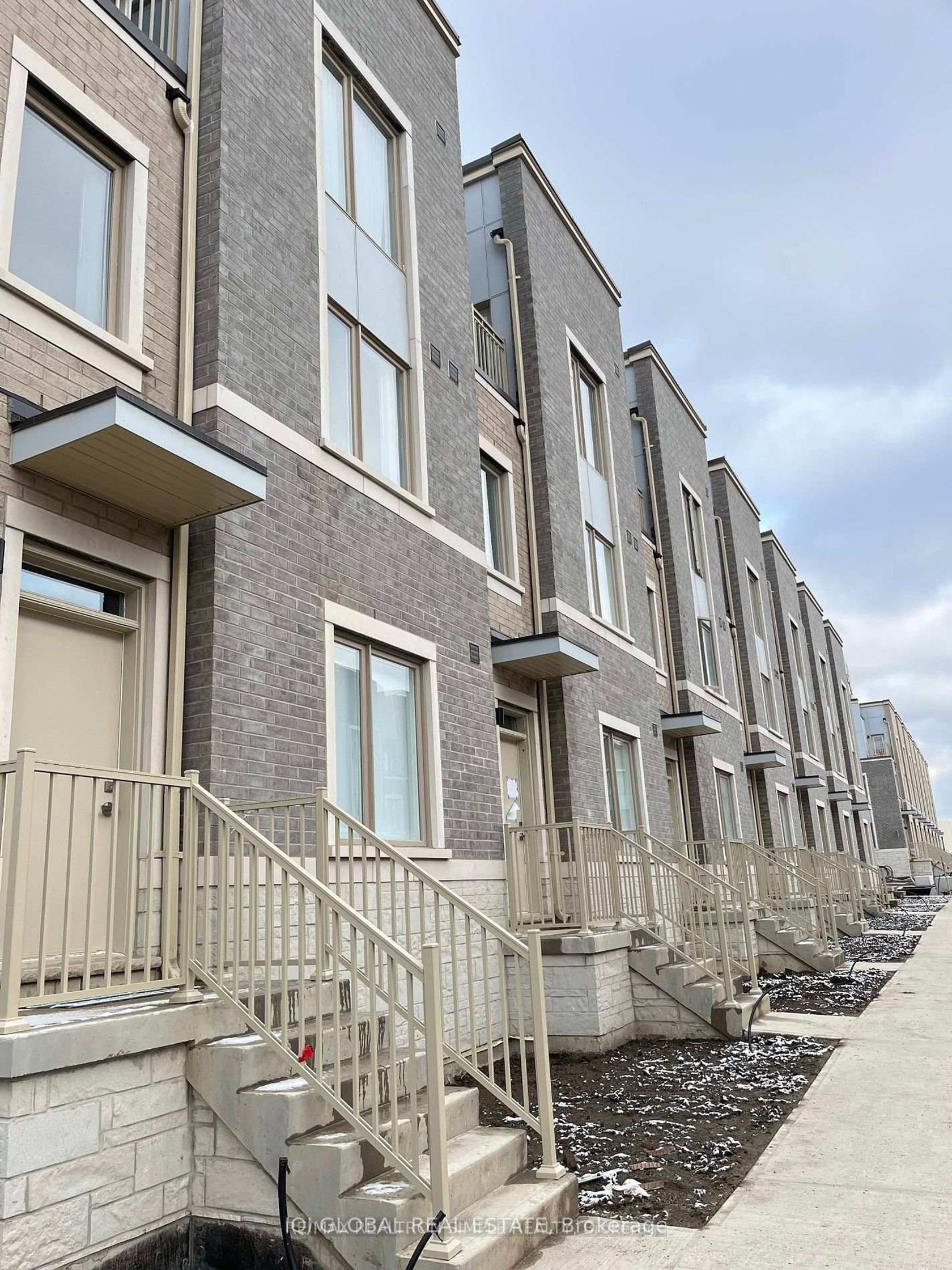 108 - 10 Almond Blossom Mews, Vaughan Corporate Centre, Vaughan 
