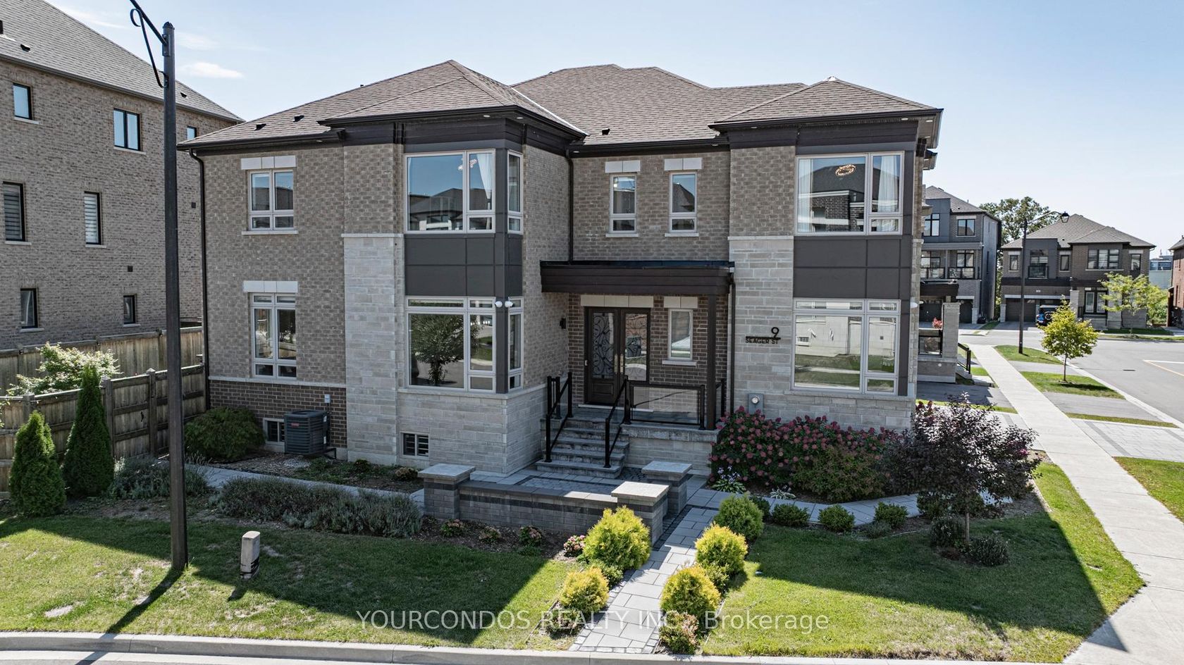 9 Seager Street, Rural Richmond Hill, Richmond Hill 