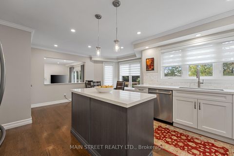 Photo 9 at 255 Glenway Circle, Glenway Estates, Newmarket