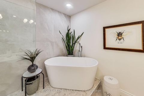 Photo 17 at PH08 - 5229 Dundas Street W, City Centre West, Toronto