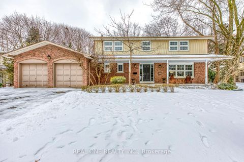 Photo 1 at 153 Cavendish Court, MO Morrison, Oakville