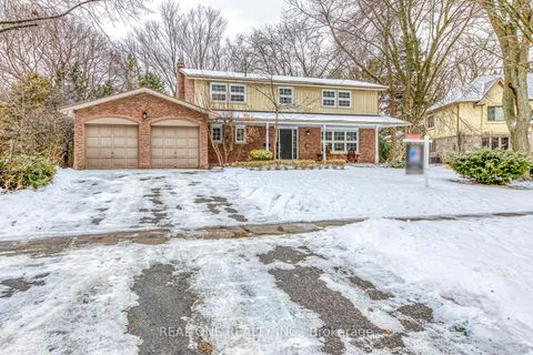 Photo 2 at 153 Cavendish Court, MO Morrison, Oakville