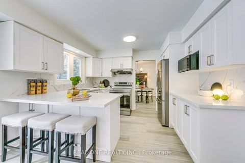 Photo 15 at 153 Cavendish Court, MO Morrison, Oakville