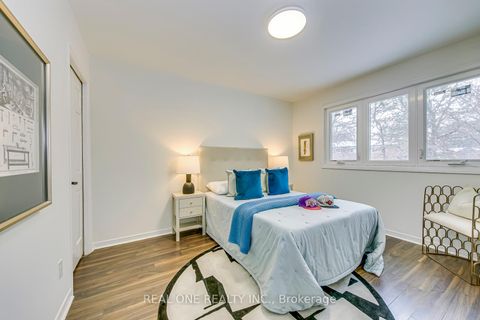 Photo 31 at 153 Cavendish Court, MO Morrison, Oakville