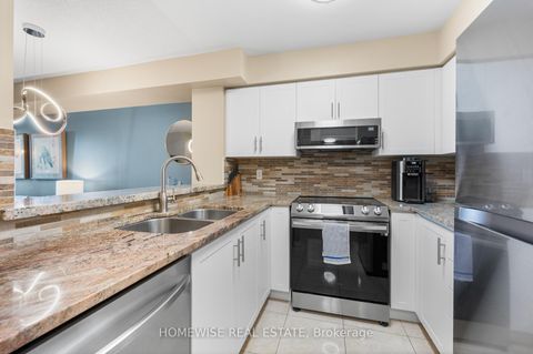Photo 4 at 212 - 5 Emerald Lane, Yorkhill, Vaughan