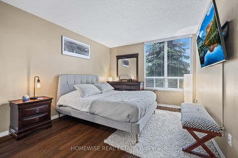 Photo 8 at 212 - 5 Emerald Lane, Yorkhill, Vaughan