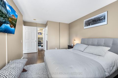 Photo 9 at 212 - 5 Emerald Lane, Yorkhill, Vaughan