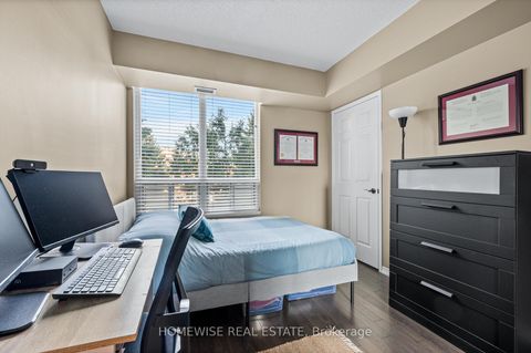 Photo 12 at 212 - 5 Emerald Lane, Yorkhill, Vaughan