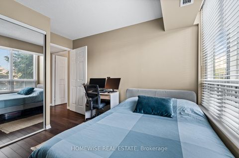 Photo 13 at 212 - 5 Emerald Lane, Yorkhill, Vaughan